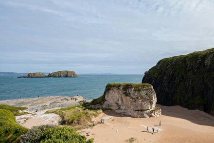 Beach front apartment - Ballycastle beside the beach