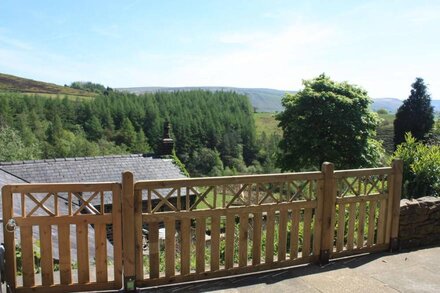 Saddleworth Holiday Cottages Boutique style accommodation