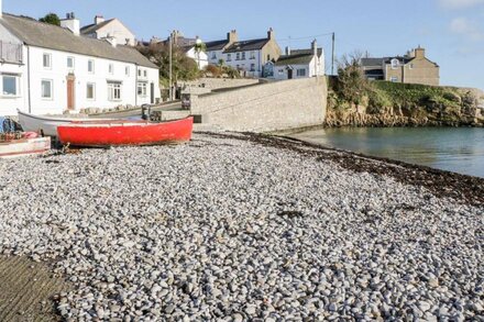 1 BRYN IORWERTH TERRACE, country holiday cottage in Llandegfan