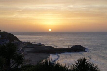 2 bedroom apartment situated in spectacular location in Ventnor