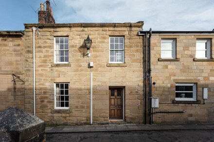 Luxe Design - Grade II Cottage - Heart of Alnwick