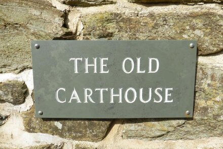 An Old Carthouse with breathtaking views of the Cornish coastline