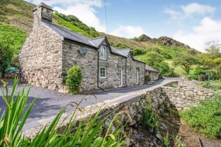 Luxurious Holiday Retreat in Snowdonia sleeps upto 10