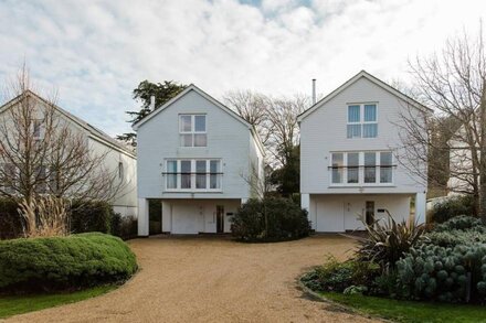 4 Salterns - Yarmouth - Sleeps 7 - 4 Bed - 3 Bath - Tennis Courts