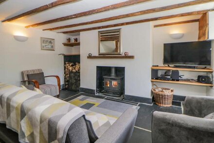 BURHAM COTTAGE, pet friendly, character holiday cottage in Yelverton