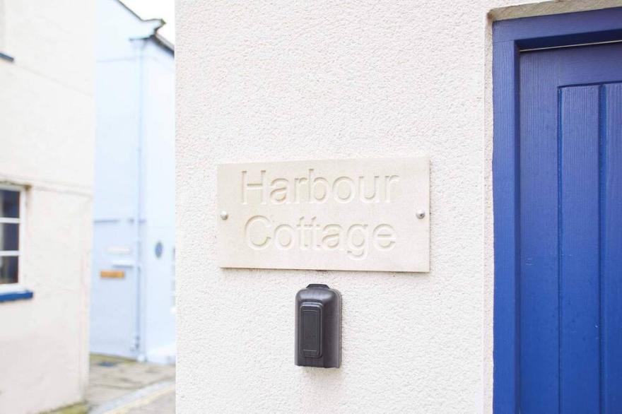 Host & Stay | Harbour Cottage