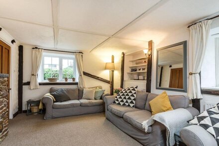 Primrose Cottage -  a cottage that sleeps 10 guests  in 5 bedrooms