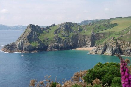 Enjoy one of the best views overlooking the Salcombe estuary