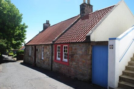 A fabulous traditional cottage - full of character - sleeps 6