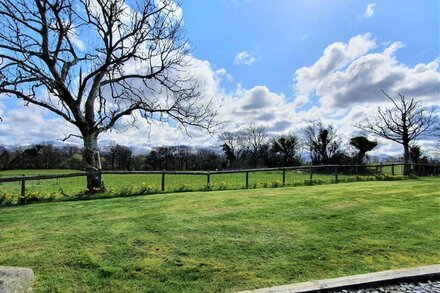 Lavender Cottage (Sleeps 8) - Holiday Cottages With  Views Of Snowdonia Range