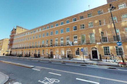 Stylish apartment in the historic Bloomsbury quarter