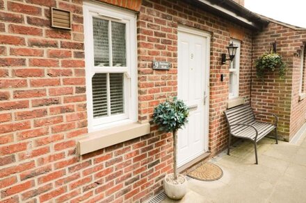 HARBOUR WALK, pet friendly, country holiday cottage in Whitby