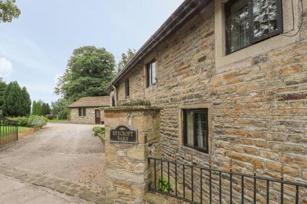 RYECROFT BARN, pet friendly in Cross Hills