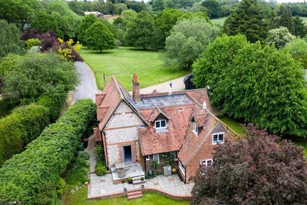 Stylish Country Cottage, Henley, Oxfordshire