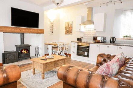 MILL COTTAGE, pet friendly, with open fire in Belford