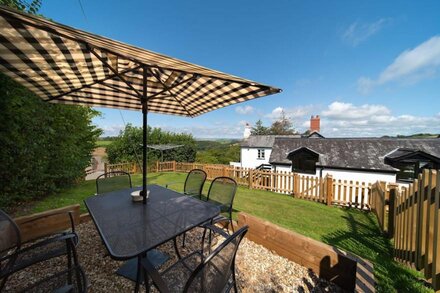 Gull Cottage - Countryside cottage with a pool