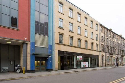 Chic flat w/ balcony in Merchant City