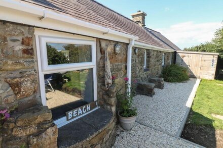 SUNSTONE (GARREG HAUL), pet friendly, with a garden in Abersoch