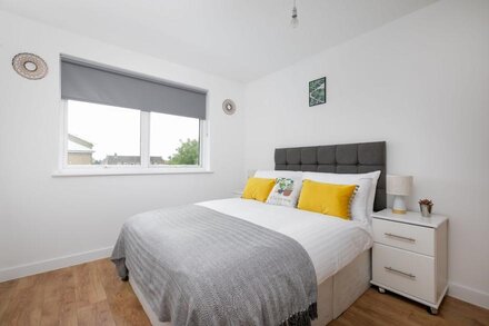 Skyvillion's Excellent 2 Bedroom Apartment (Enfield, Greater London)