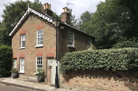 Montpelier Row Cottages , Garden Cottage