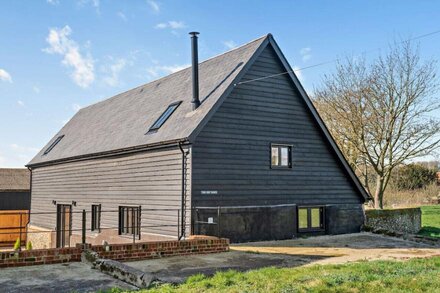 The Oat Barn - Three Bedroom House, Sleeps 6