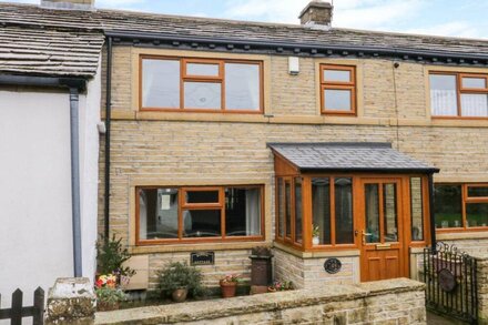 ACORN COTTAGE, with a garden in Thornton, West Yorkshire