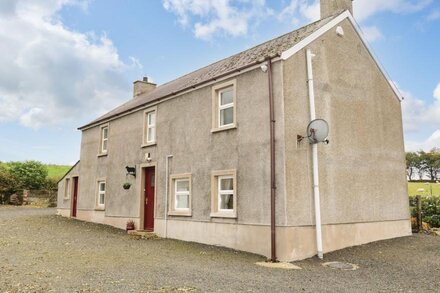 SHAWS HILL FARMHOUSE, family friendly in Kells, County Antrim