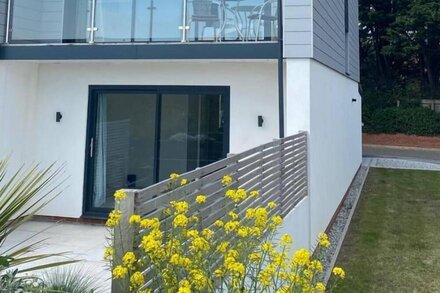 LUXURY OCEAN VIEW HOUSE Southbourne seafront, between Bournemouth/Christchurch