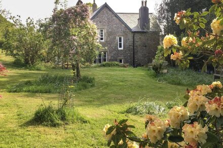 SCHOOL HOUSE, pet friendly, country holiday cottage in Ivybridge