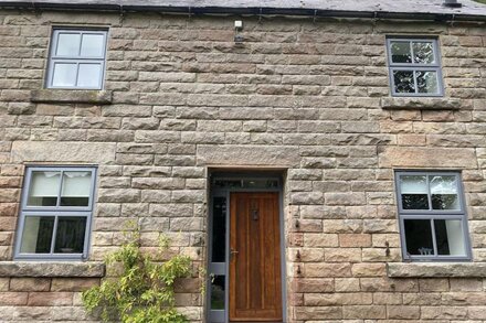 Luxury boutique 2 bed cottage nestled in the iconic Peak District