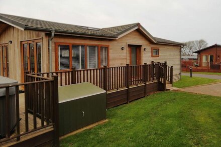 Platinum Lodge At Devon Hills 5* Holiday Village Near Totnes, TQ4 7PW