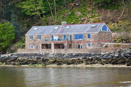 1 The Boathouse - Three Bedroom House, Sleeps 6