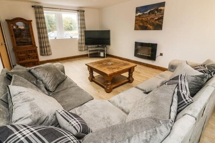 BAZADAISE, family friendly, character holiday cottage in Ingleton