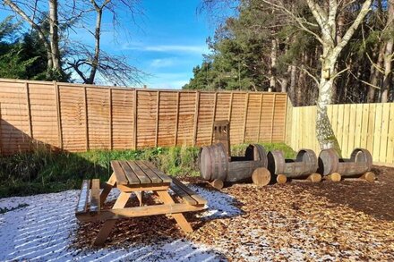 Pod with hot tub in Llanbryde near Elgin