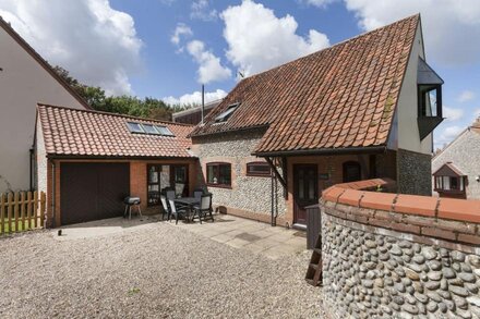 The Cley -  a self catering cottage that sleeps 6 guests  in 3 bedrooms