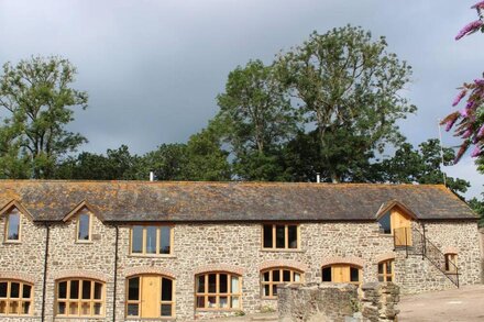 The Lower Arches, luxury Converted Barn in Devon countryside