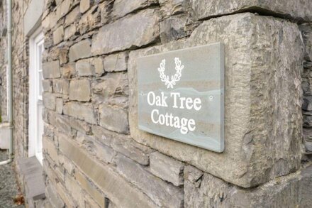 OAK TREE COTTAGE, pet friendly, with open fire in Coniston