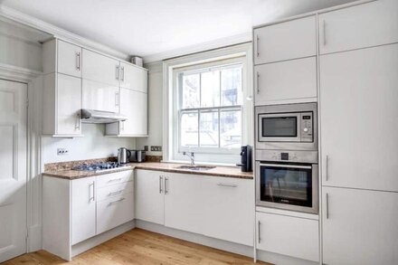 Amazing Holborn 2BR w/ Private Terrace, nr Chancery Lane, by Blueground