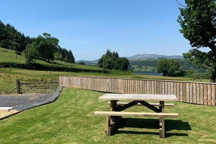 Nant y Llyn - Three Bedroom House, Sleeps 8