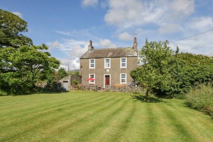 BECKSIDE FARM, family friendly, with a garden in Millom, Cumbria