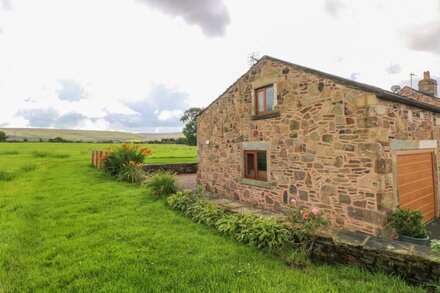 THE CROFT, romantic, character holiday cottage in Chorley