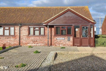 2 bedroom accommodation in Walcott-Happisburgh-Norfolk