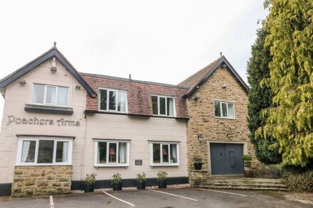 POACHER'S ARMS, family friendly, with a garden in Hope