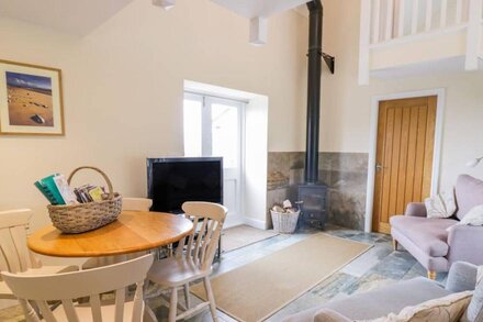 PLAS TIRION COTTAGE, family friendly, with open fire in Mostyn