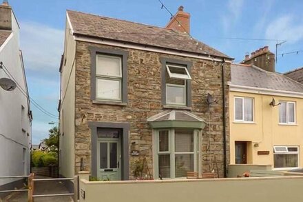 ROSE COTTAGE, pet friendly, character holiday cottage in St Dogmaels