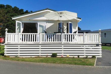 Impeccable 3-Bed Lodge at Cayton Bay Holiday Park