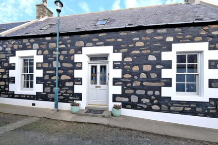 Seaside cottage located in Sandend