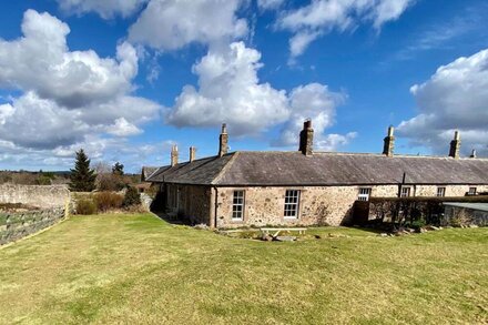 AKELD COTTAGE, pet friendly, with open fire in Wooler