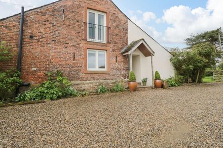 STOCKWELL HALL COTTAGE, family friendly, with a garden in Caldbeck