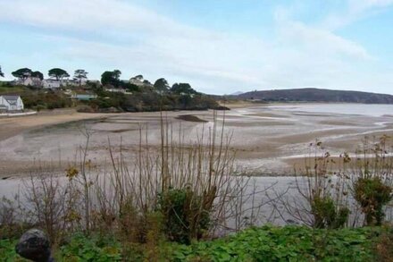 GLAN Y DON BACH, family friendly, country holiday cottage in Abersoch